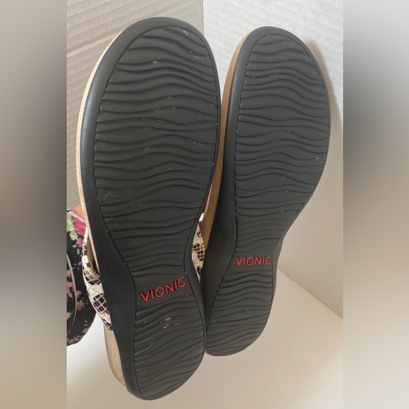 VIONIC Pre-Owned Women’s DillonToe post white leopard Flip Flop US Size 8.5-9 - Picture 6 of 9